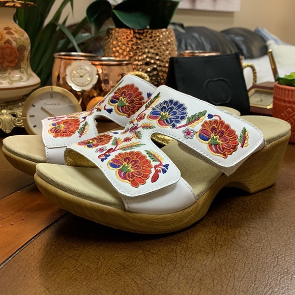 Alegria Linn Embroidered Floral Clog Leather Sandals Size 41, Heel Height 2”